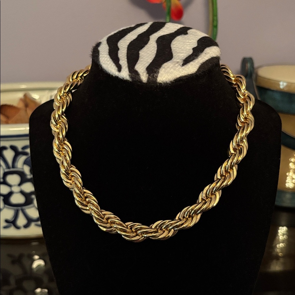 Huge Gold-Tone Rope Chain! - Picture 6 of 6